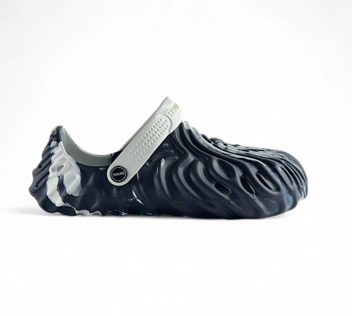 Lightweight branded slippers for men