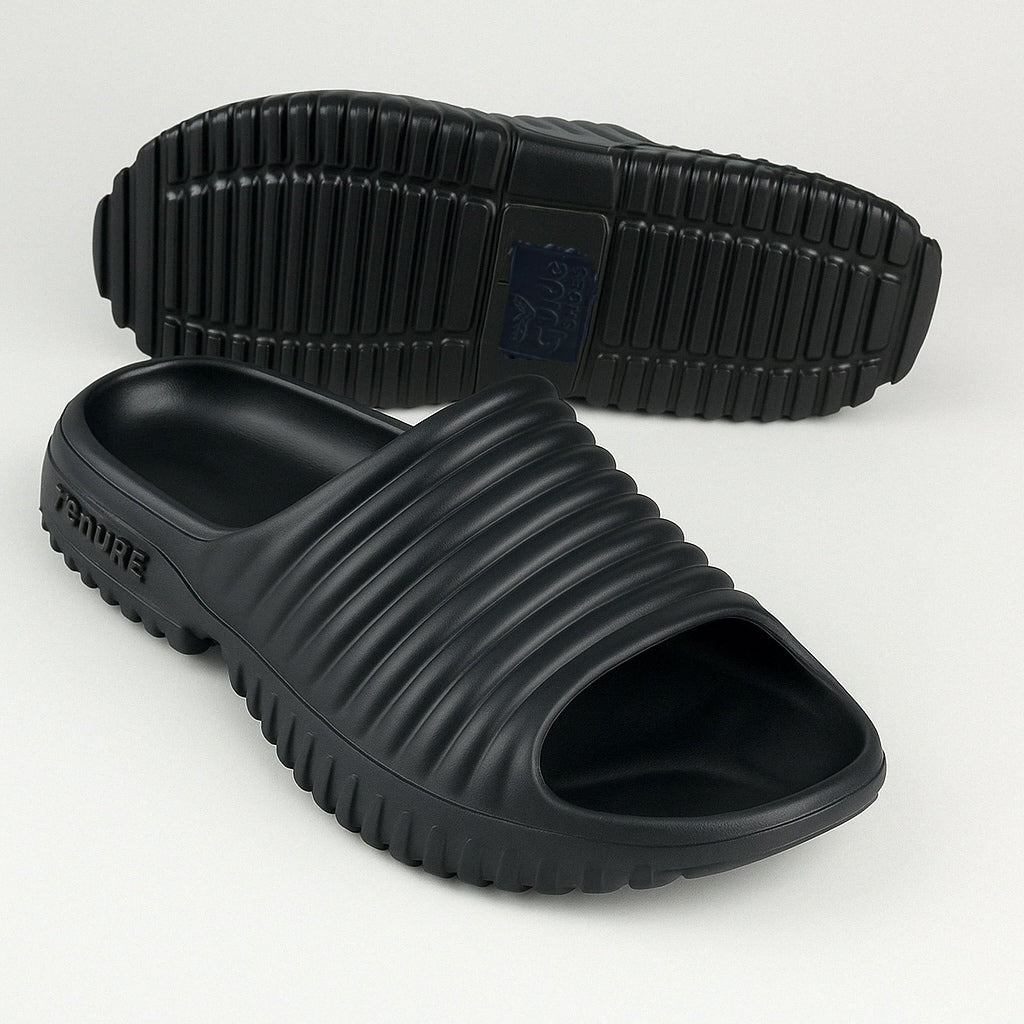 Men's sandals with ribbed strap and high-grip sole