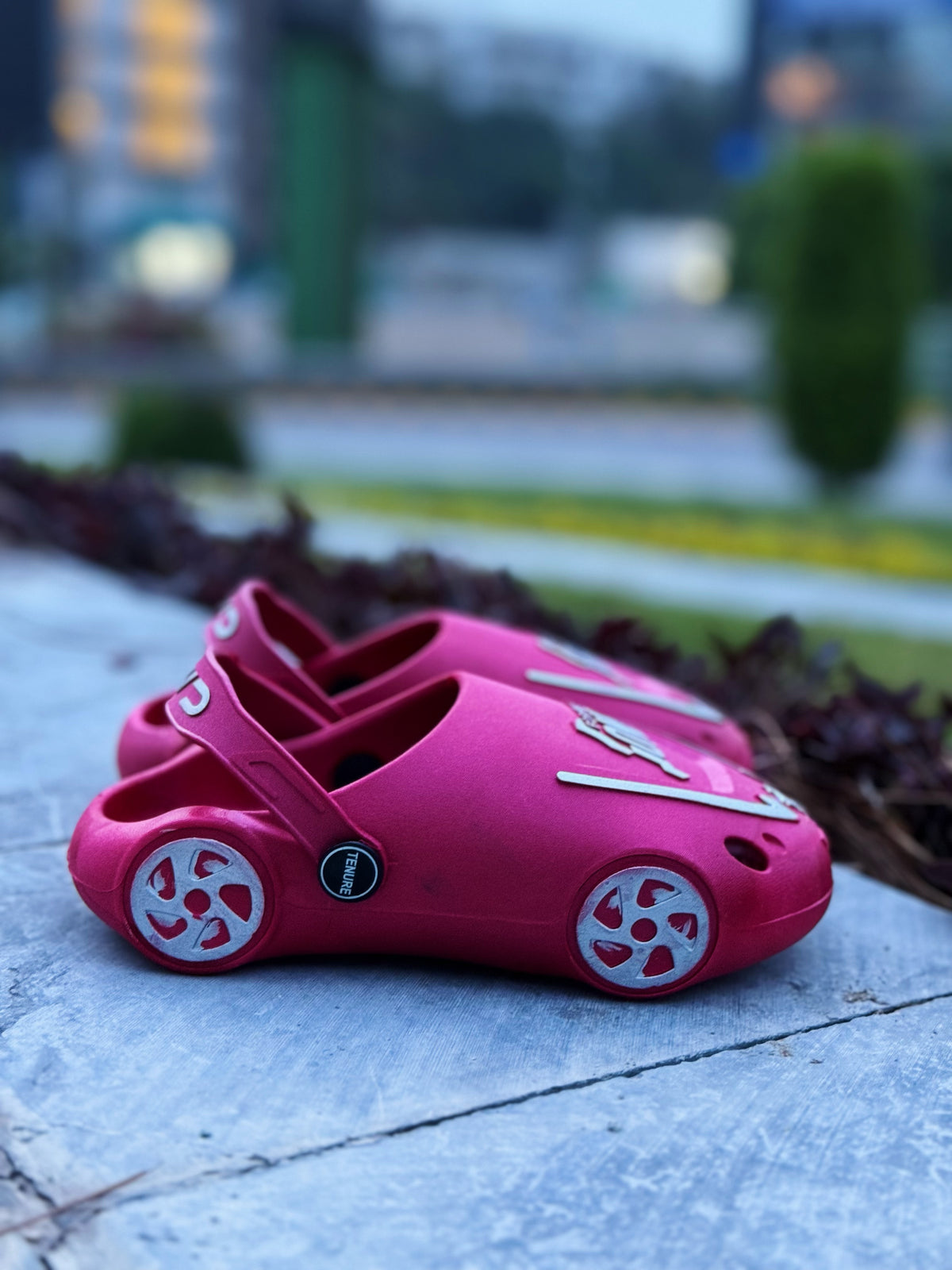 Tenure clogs for kids with premium design and grip