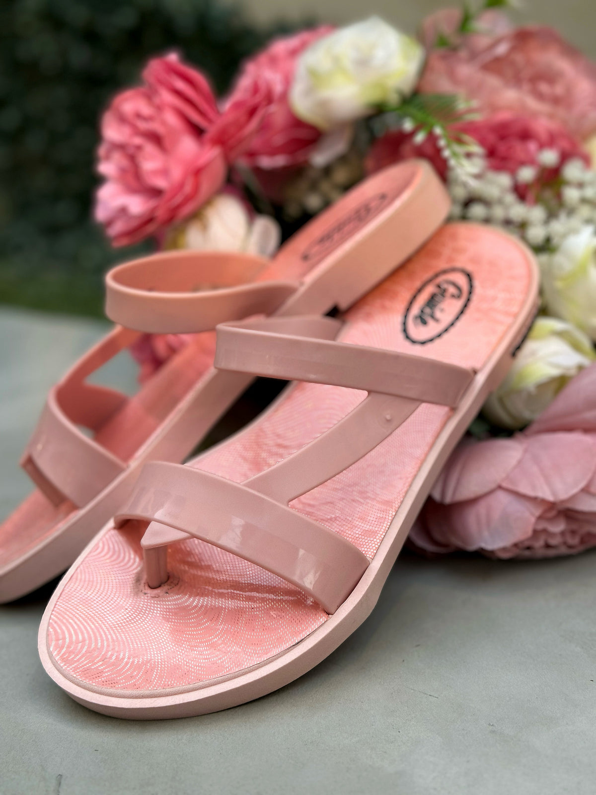 from kitchen strolls to casual coffee runs, all-day ease