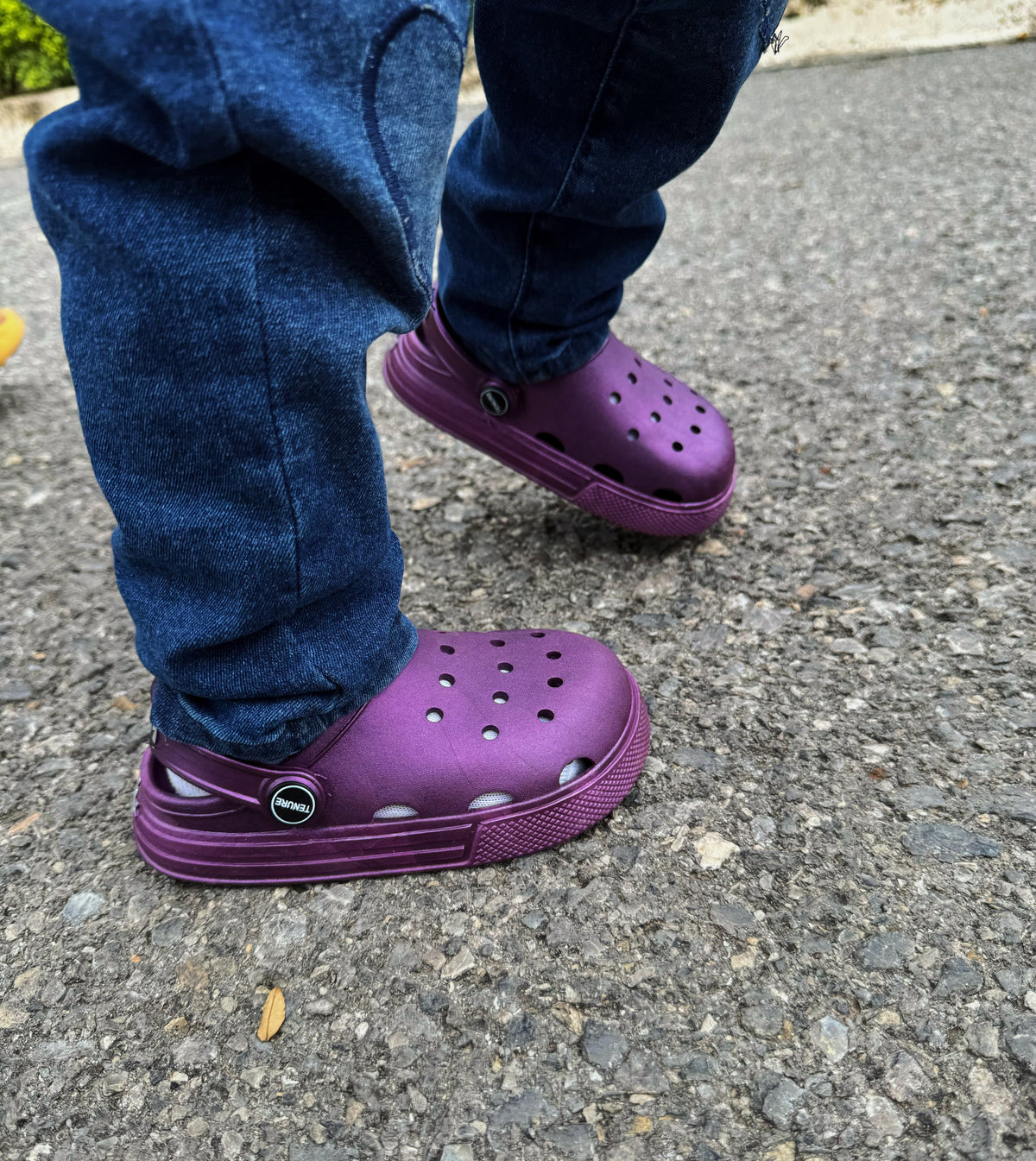 Tenure soft and flexible kids clogs for daily comfort