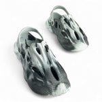 Clogs with anatomical arch support for all-day wear