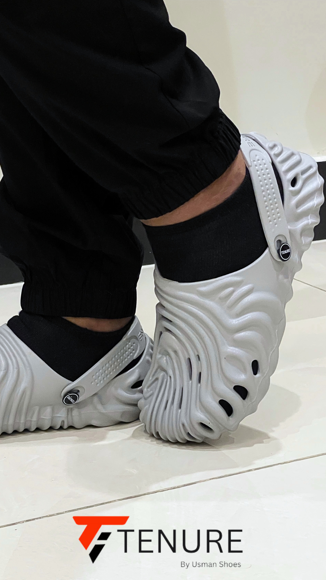  Breathable and durable foam runner shoes by Tenure