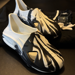 Close-up of the heel and sole of BW Storm Clogs 814 for grip and comfort