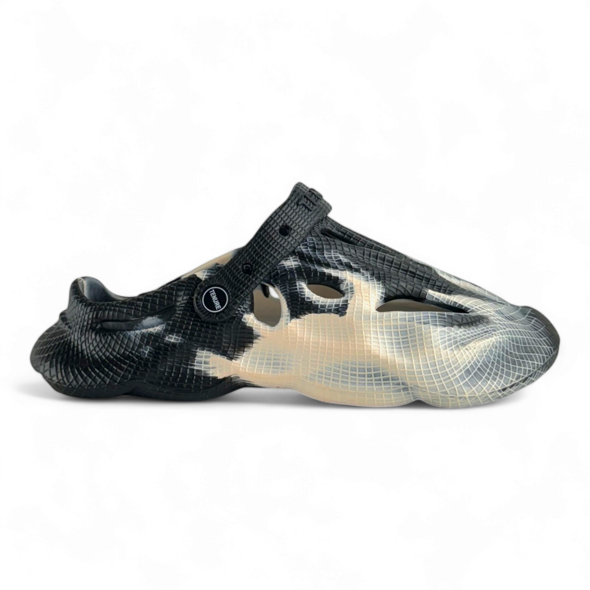 Stylish and machine-washable sandals for casual comfort
